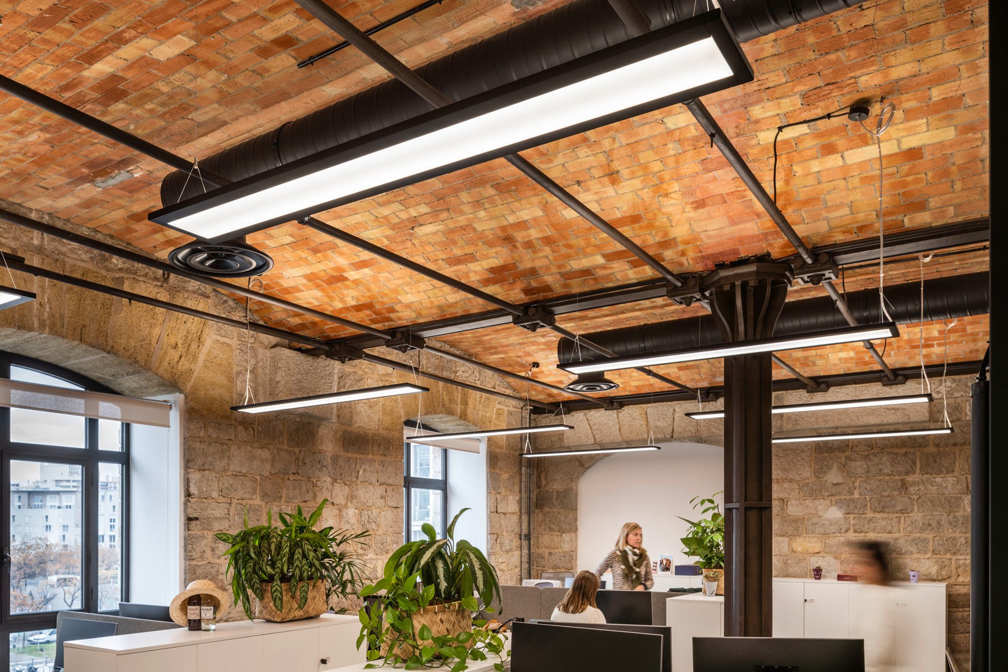 Die neuen Lichtlösungen für moderne Arbeitswelten von TRILUX