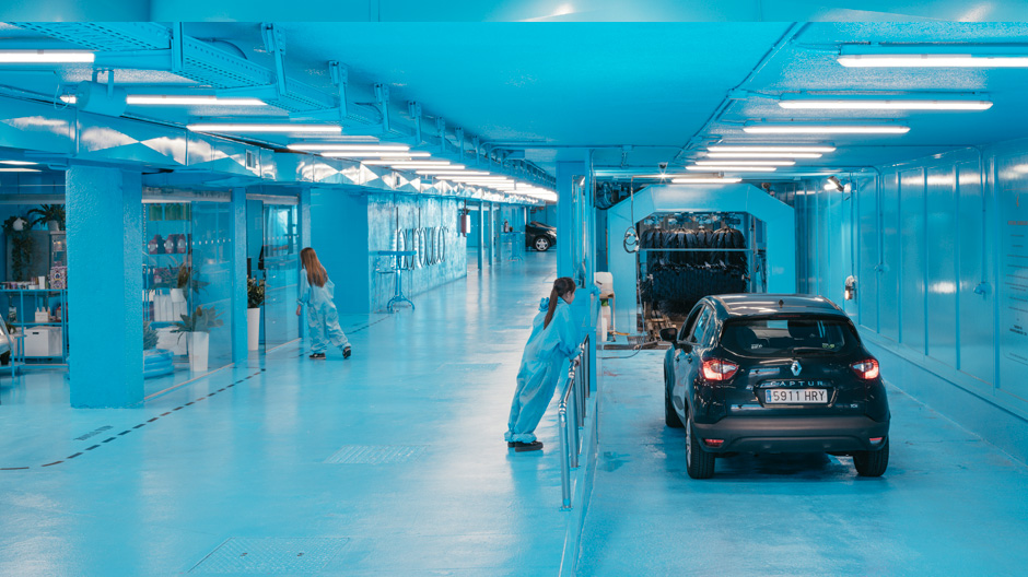 Schluss mit dunklen Betonschläuchen oder billigen Baracken: Eine Waschstraße als Erlebnisfaktor.