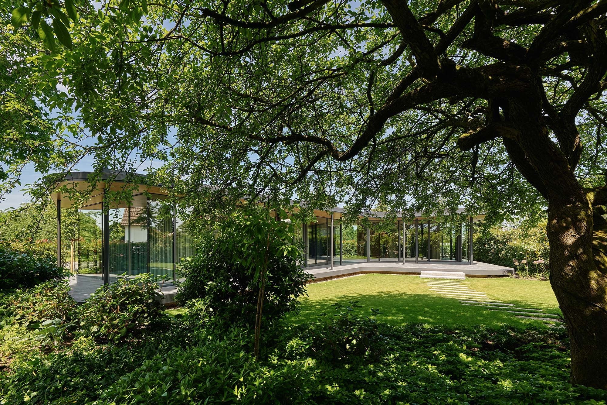 Ippolito Fleitz Group bauen einen multifunktionalen Pavillon