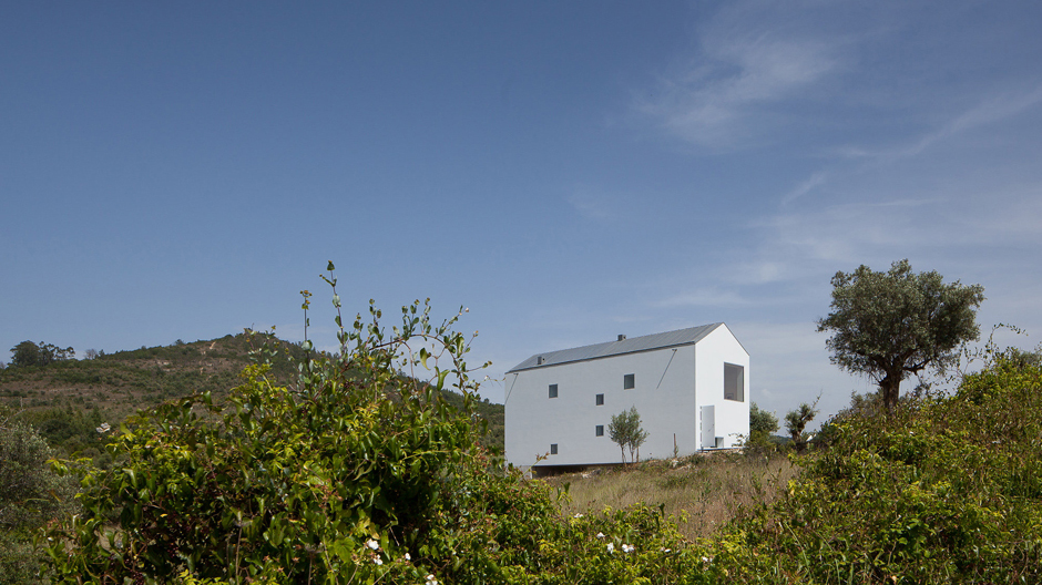 Raffiniertes Wohnhaus des portugiesischen Architekten João Mendes Ribeiro