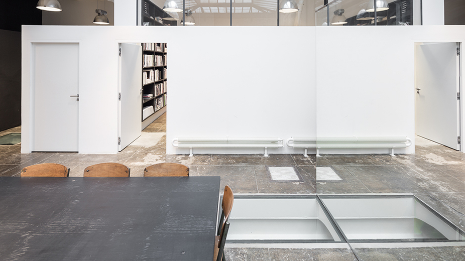 Das großzügige Büro fürs Eigenlabel von Dior-Homme-Chefdesigner Kris van Assche.