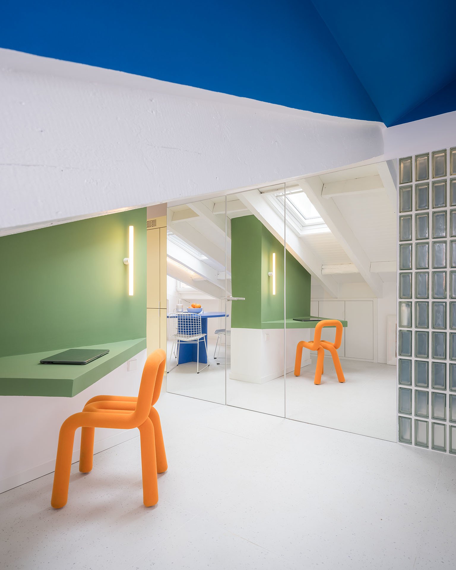 Filmreifer Wohnungsumbau in Madrid von GON Architects