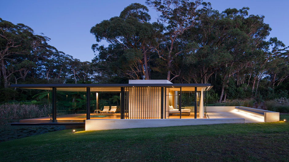 Im australischen Somersby entstand ein gläserner Pavillon – vollgespickt mit Referenzen an Mies van der Rohe.