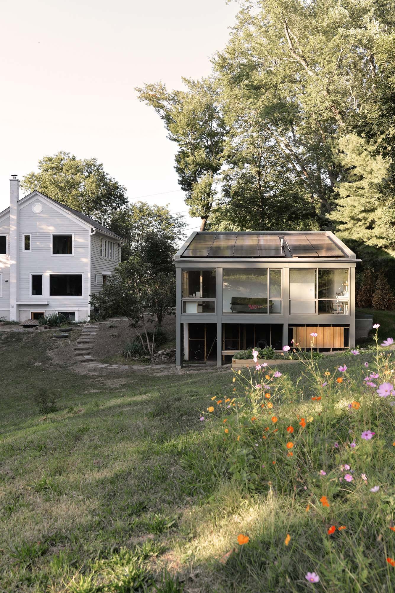Atelier für eine Malerin in Germantown von Ballman Khapalova
