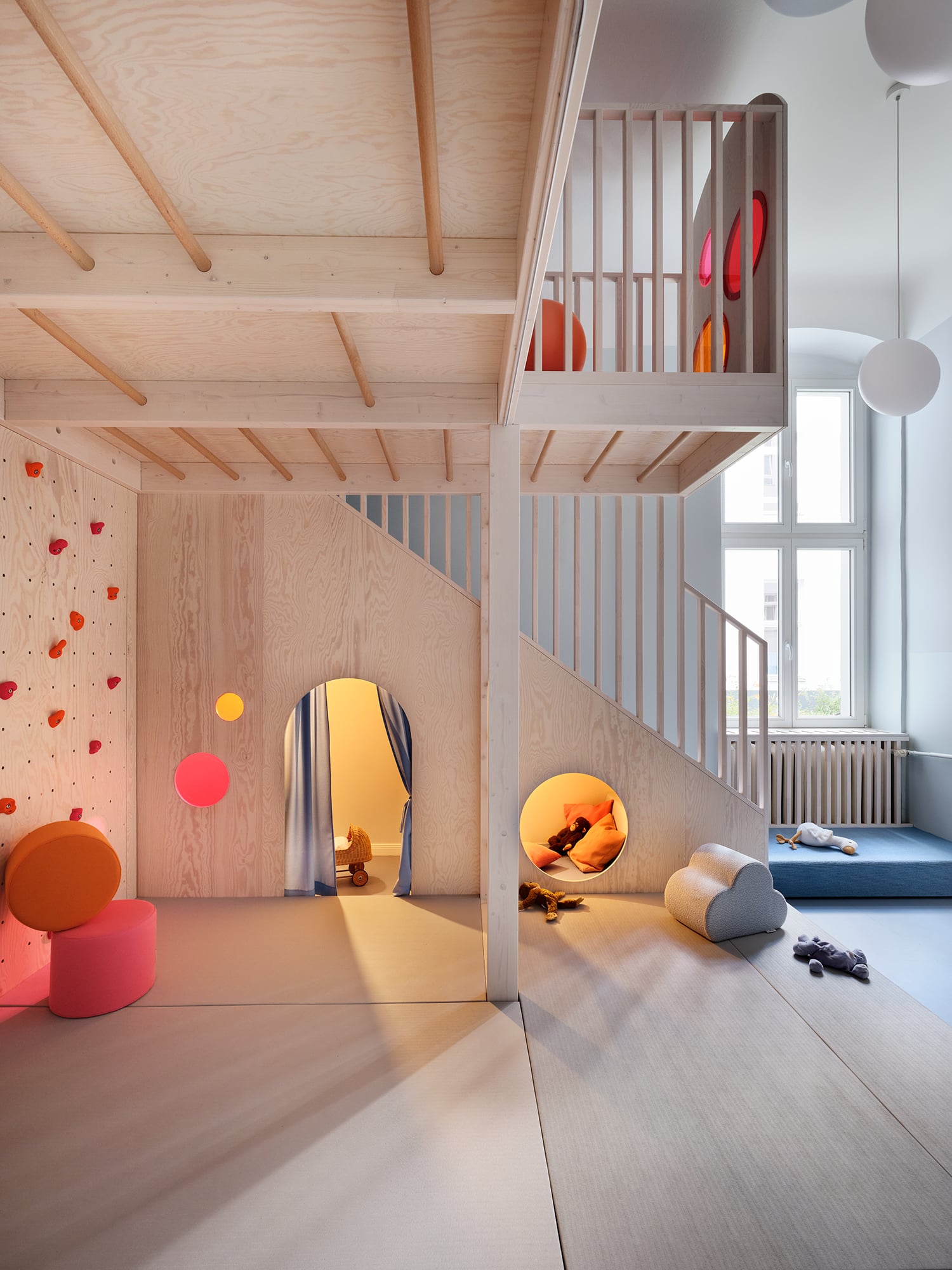 Umbau der Berliner Kita Kraut & Rüben von Studio Theobald