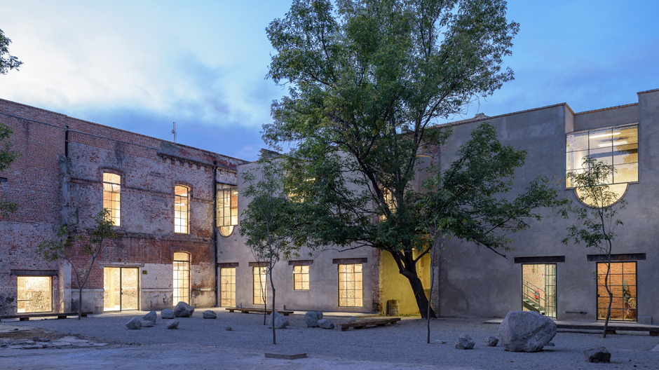 Anti-Architektur: Wie das mexikanische Büro R-Zero diesen Backsteinbau in Mexiko-Stadt saniert hat.