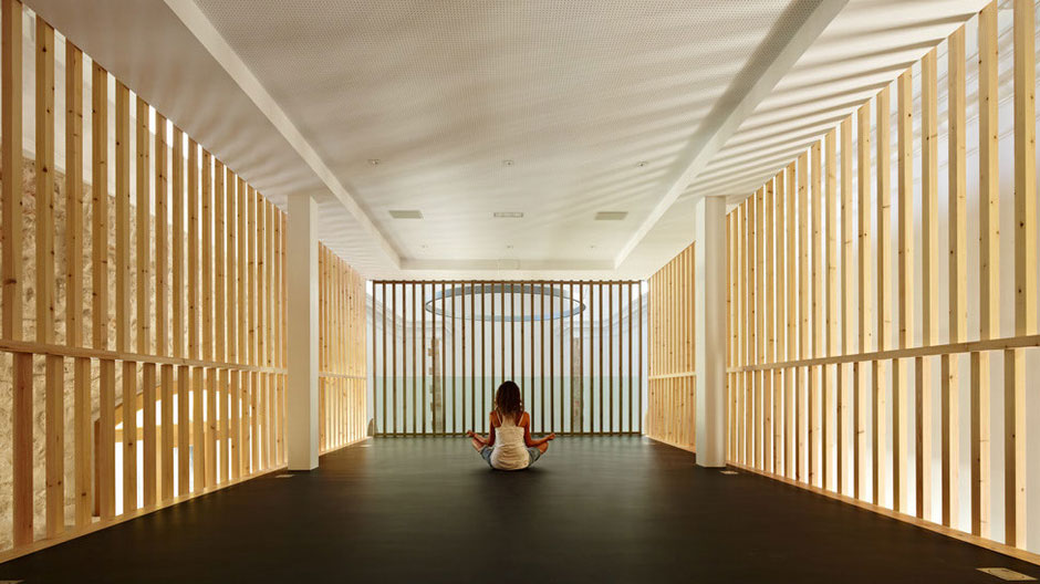 Stabwerk und Gewölbe: die Verwandlung einer Klosterkapelle in einen Veranstaltungsort.