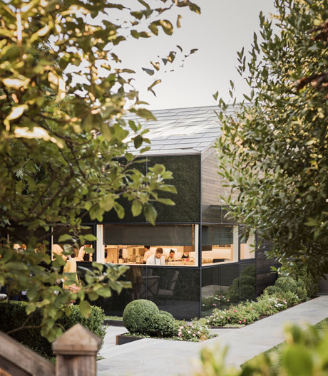 Craig Dykers von Snøhetta hat The French Laundry ein kluges Facelift verpasst.