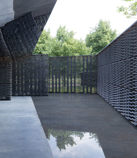 Frida Escobedo hat den Serpentine Pavilion in London gebaut, der am 15. Juni eröffnet wird.