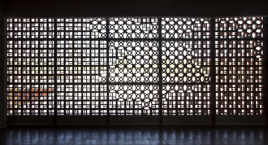 Ein Kindergarten in Bangalore, in dem Rohbeton auf Ornamente trifft.