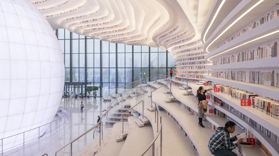 In der schönsten Bibliothek Chinas formen über 1,2 Millionen Bücher einen wolkenartigen Raum.