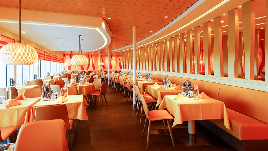 Emma Schweiger sorgt für den Glamour und VARDAflex von rutec fürs beste Licht.