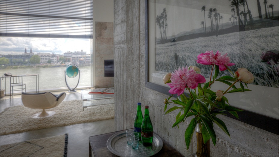 Mit Gefühl und Teppichboden: Dieser Getreidespeicher führt jetzt ein zweites Leben als Boutiquehotel und Architekturbüro.