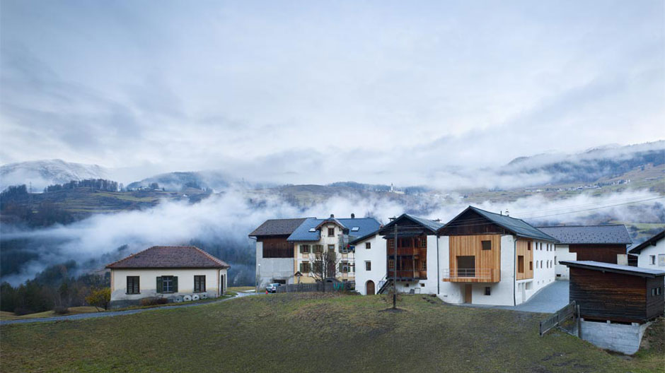  Wie das Berliner Architekturbüro Baumhauer dieses Bauernhaus im Unterengadin umgebaut hat.