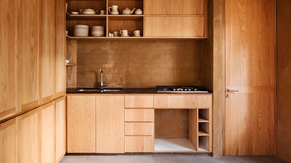 Minimalismus aus Ziegeln, Lehm und Holz: fünf Wochenendhäuser von Héctor Barroso.