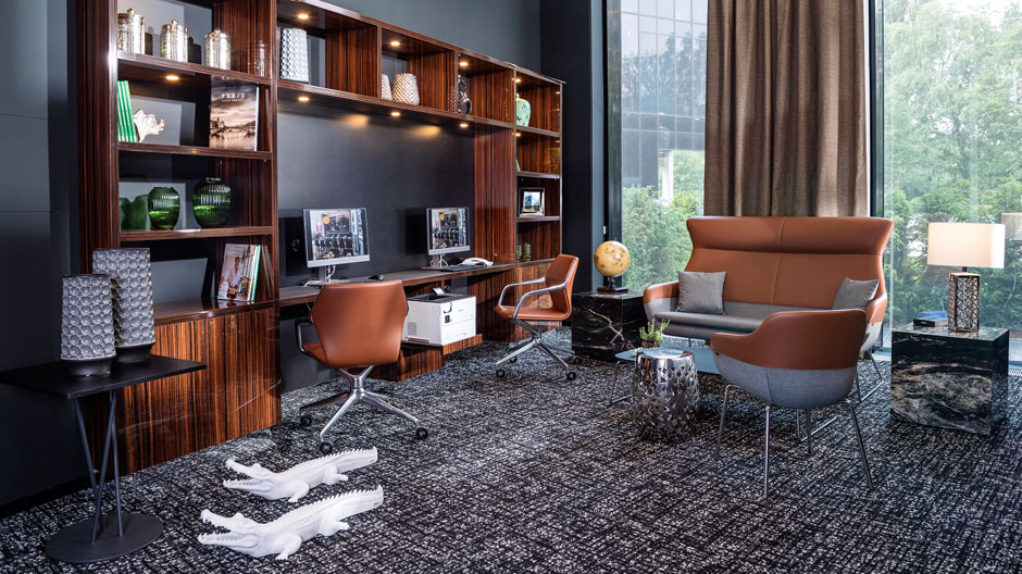 Dieses Vier-Sterne-Hotel am Hamburger Flughafen gewinnt durch die Objektmöbel von Brunner