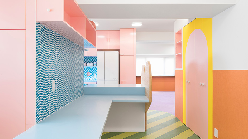 Apartment in Tokio von Adam Nathaniel Furman