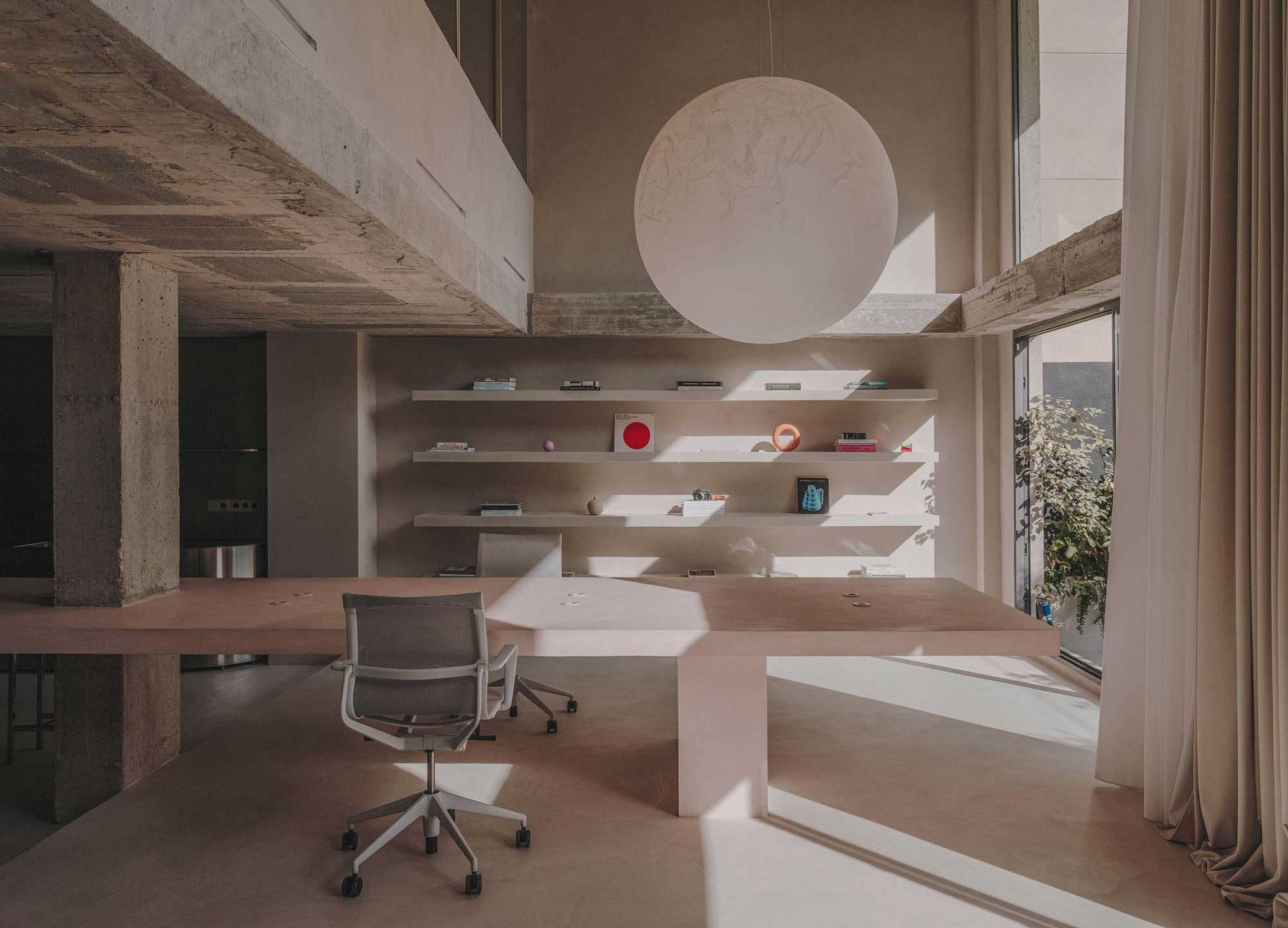 Die surreal-industrielle Welt des Reisinger-Studios