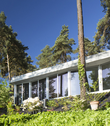 Eine Fensterfront im Zickzack von Atelier ST