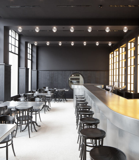 Sanierte Brasserie und Bar des Volkshaus Basel