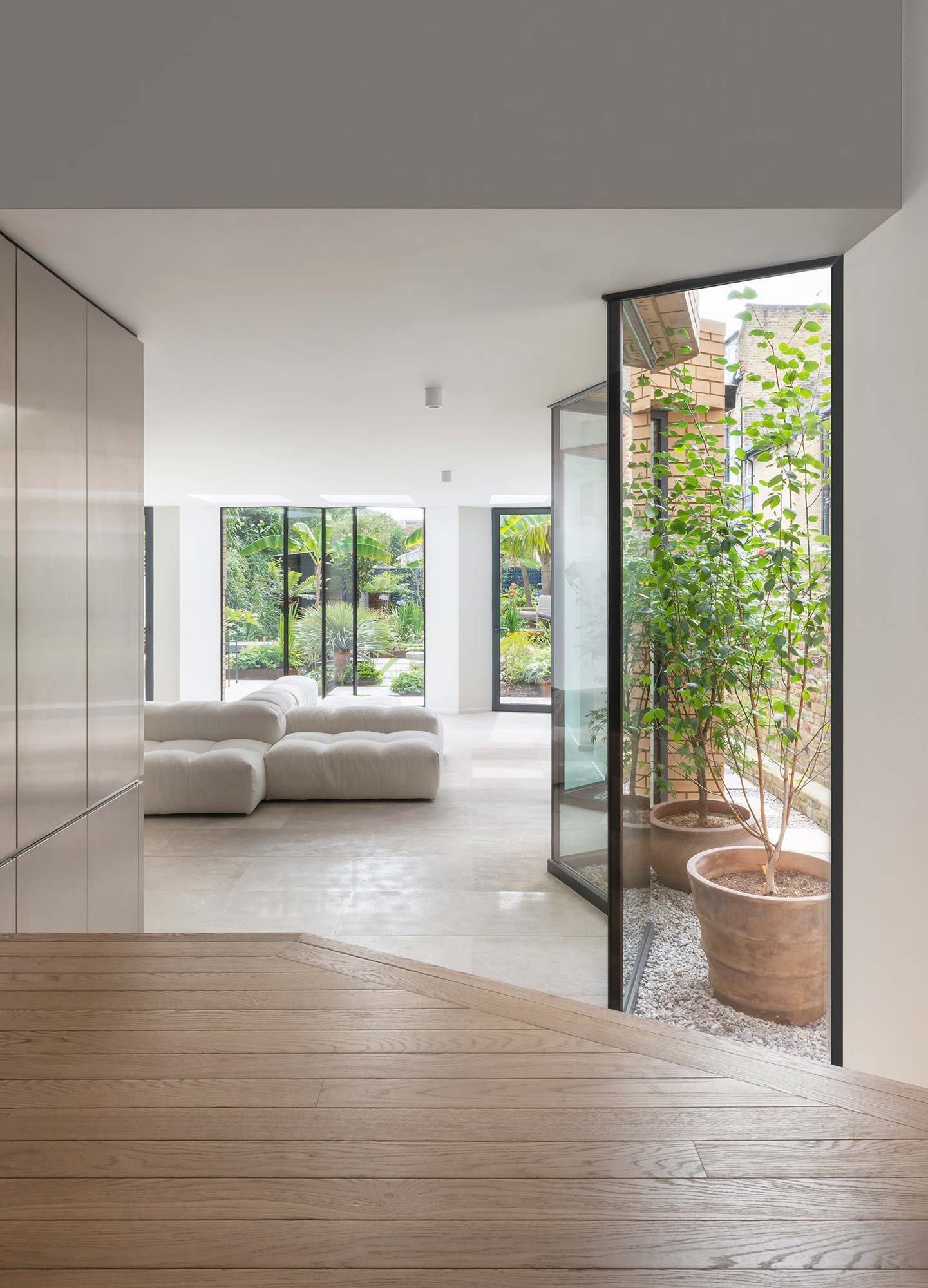 Das W House in London von Bureau de Change