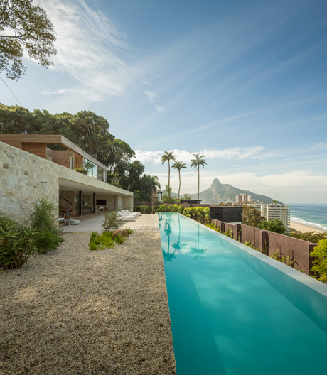 Schön anzusehen und gut zu reinigen: die Villa des bekannten brasilianischen Fernsehmoderators Alex Lerner. 