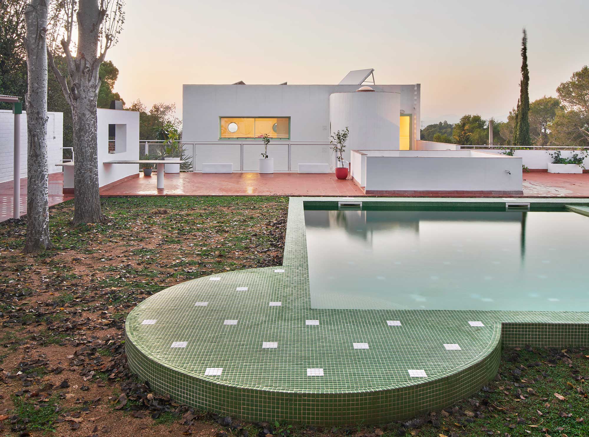 Cierto Estudio erneuert Einfamilienhaus bei Barcelona