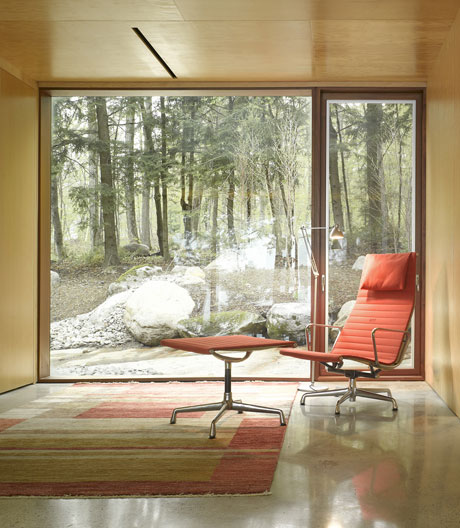 Design trifft Natur in diesem kanadischen Ferienhaus.