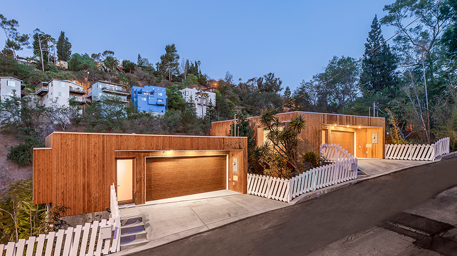 In Los Angeles hat Simon Storey trotz kleiner Fläche zwei geräumige Einfamilienhäuser gebaut.