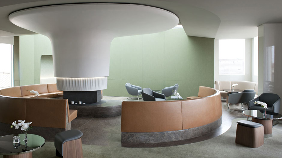 Lounge im Sixties Look: Umbau des Bayerischen Hofs von Jouin Manku.