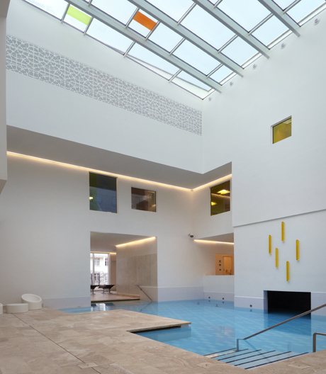 Henning Larsen Architects bringen viel Licht in dieses Spa im hohen Norden.