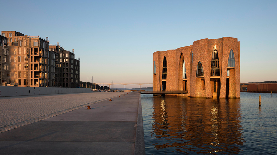 Olafur Eliasson, Zeremonienmeister der körperlosen Stoffe, hat sein erstes Haus gebaut.