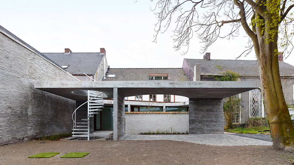 Umbau eines historischen Altbaus in Belgien zum Wohnhaus und Therapiezentrum.