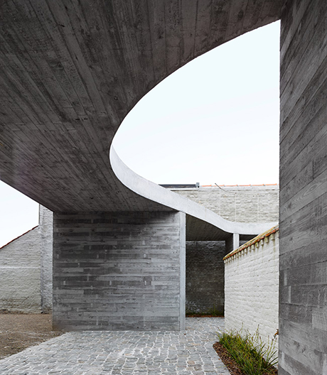 Umbau eines historischen Altbaus in Belgien zum Wohnhaus und Therapiezentrum.