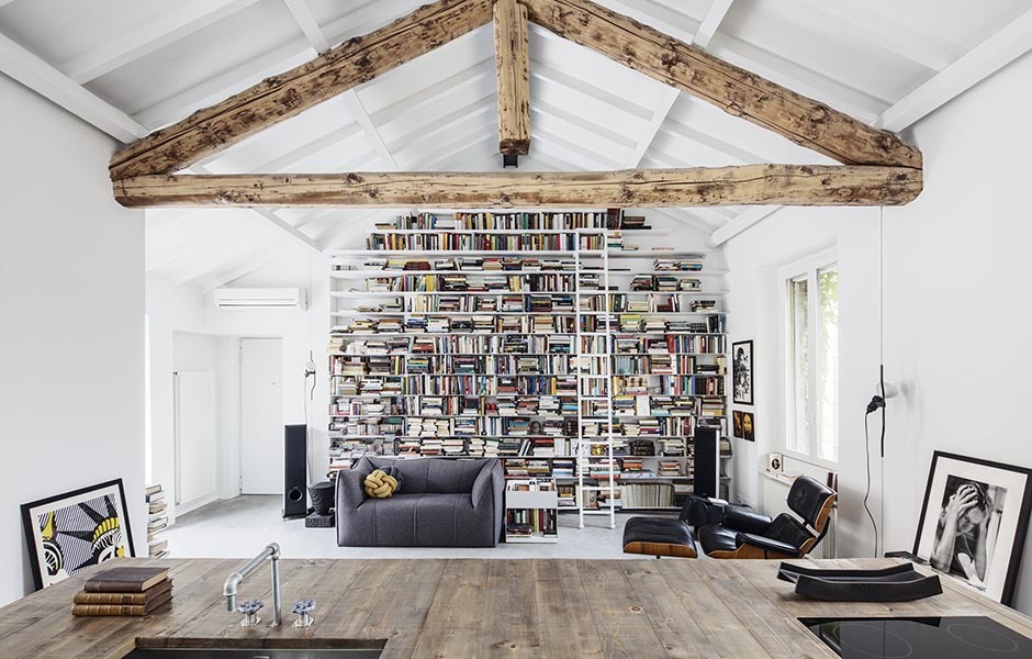 Umbau einer Dachgeschosswohnung von Elena Martucci