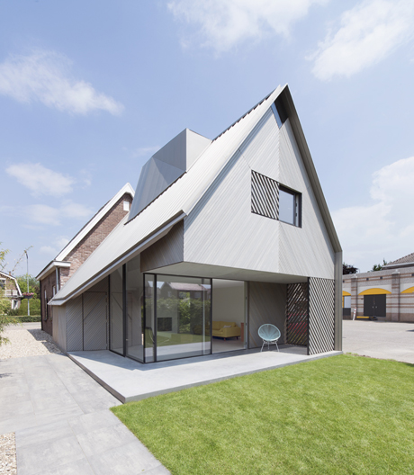 Ein Haus bekommt einen Zwilling: Anbau von Studio Prototype im holländischen Duiven.