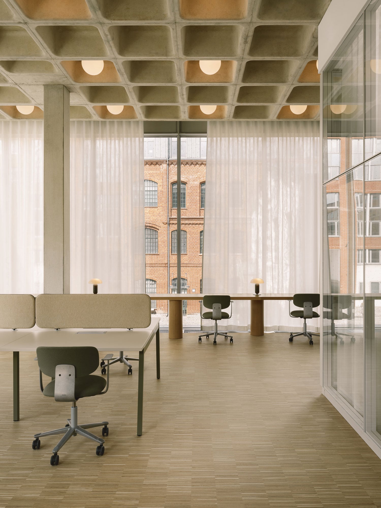 Büroräume für eine Social-Media-Agentur in Berlin von RHO