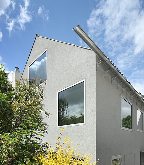 Erweiterung eines Aachener Reihenhauses von AMUNT Martenson
