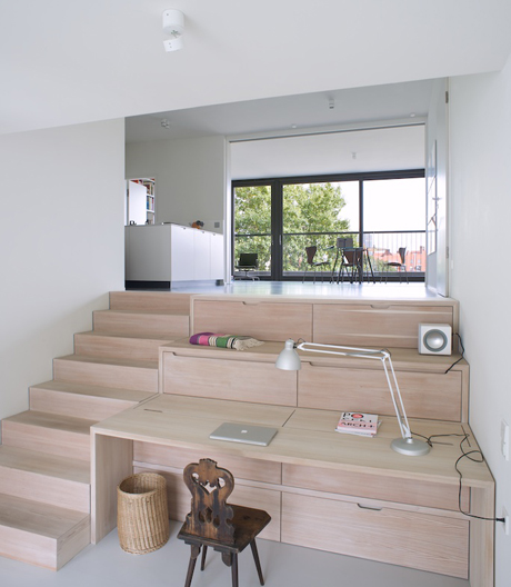 Das Berliner Stadthaus des Architektenduos Heide & von Beckerath beeindruckt mit offenen Innenräumen.