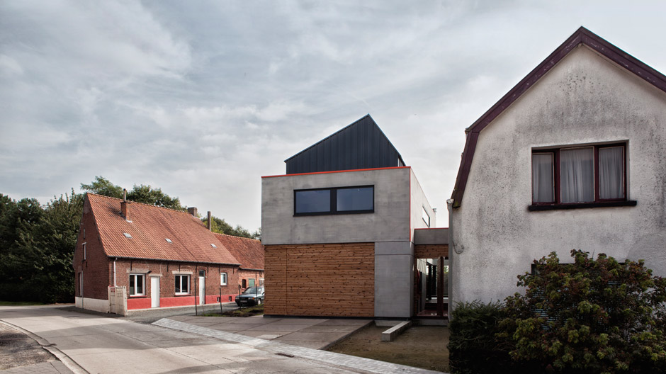 Wie die Architekten von OYO einen Neubau auf dem belgischen Land in Einklang mit seinen Nachbarn bringen.