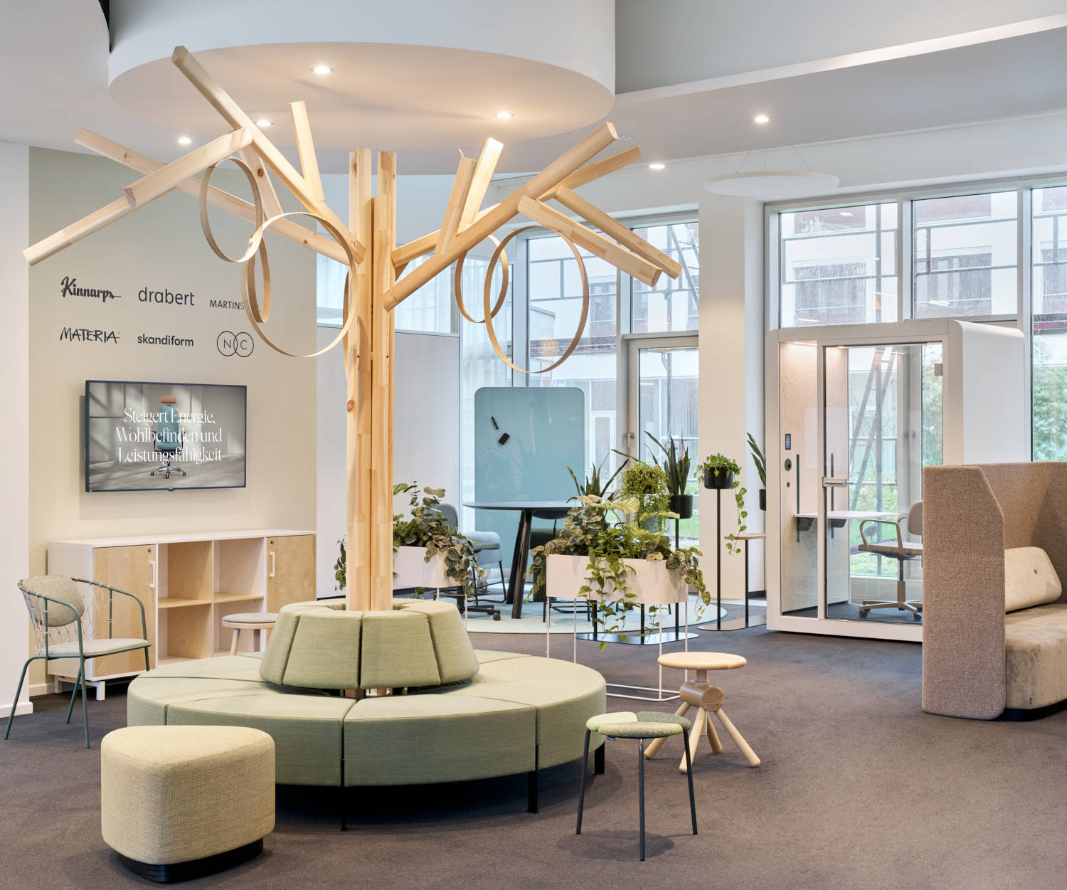 Neu gestalteter Showroom von Kinnarps in Hamburg