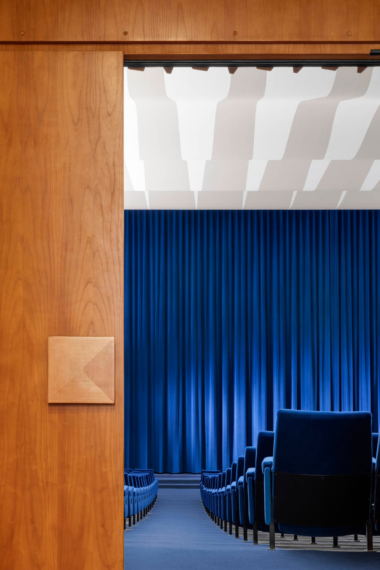 Sanierung des Kino International in Berlin von Dickmann Richter Architekten