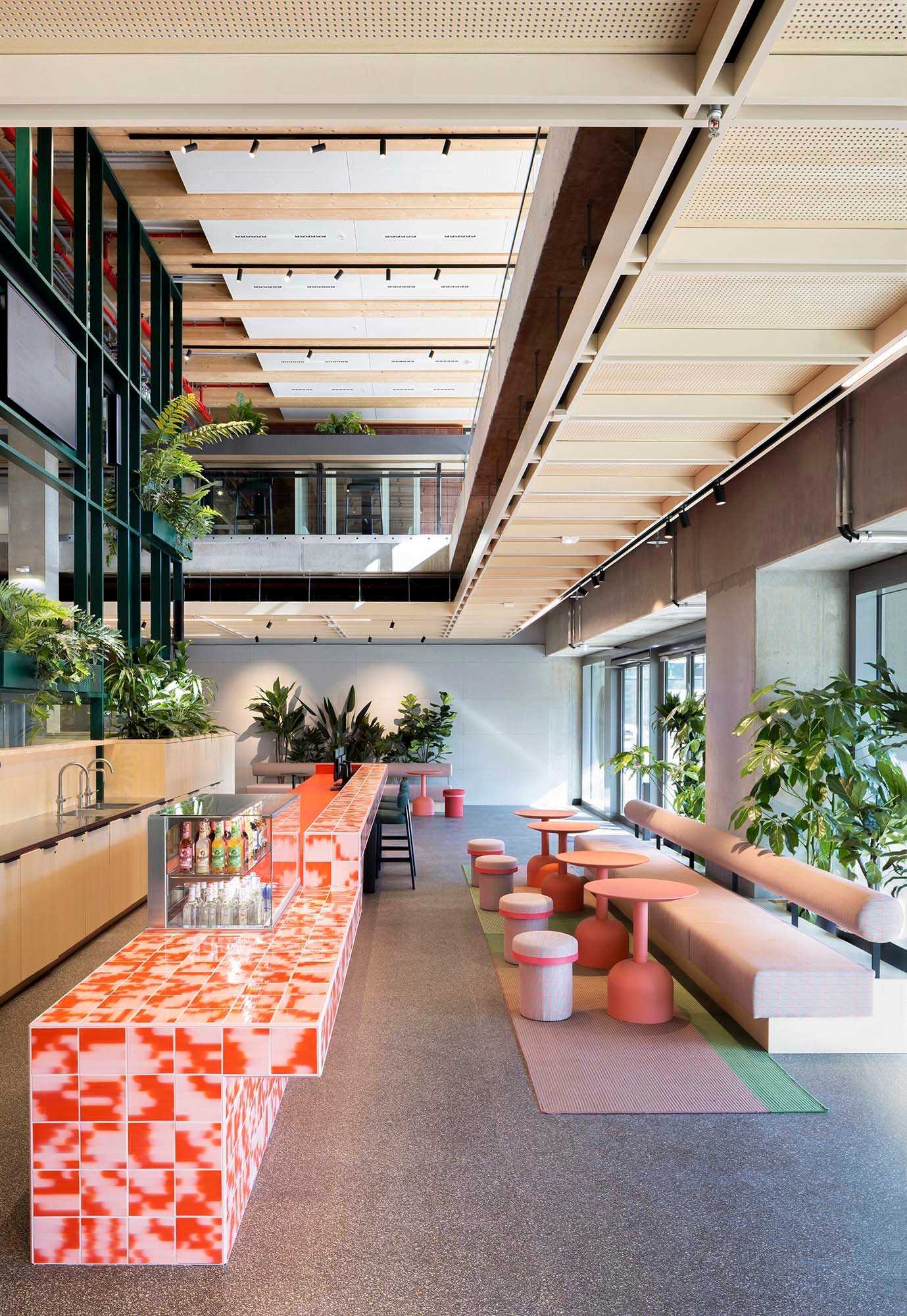 Shared Spaces im Bürobau M40 von Kinzo in Berlin