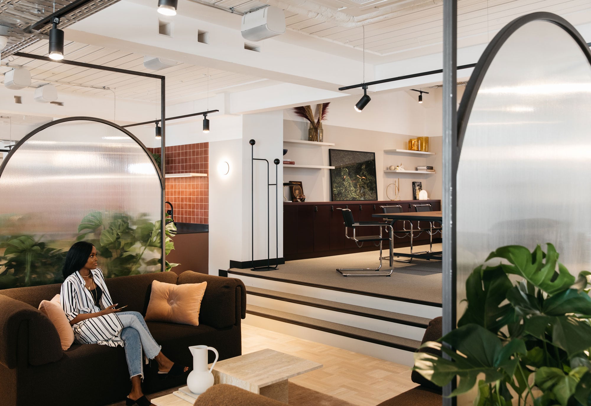 Weiss-heiten gestaltet The-Office-Group-Dependance in Berlin