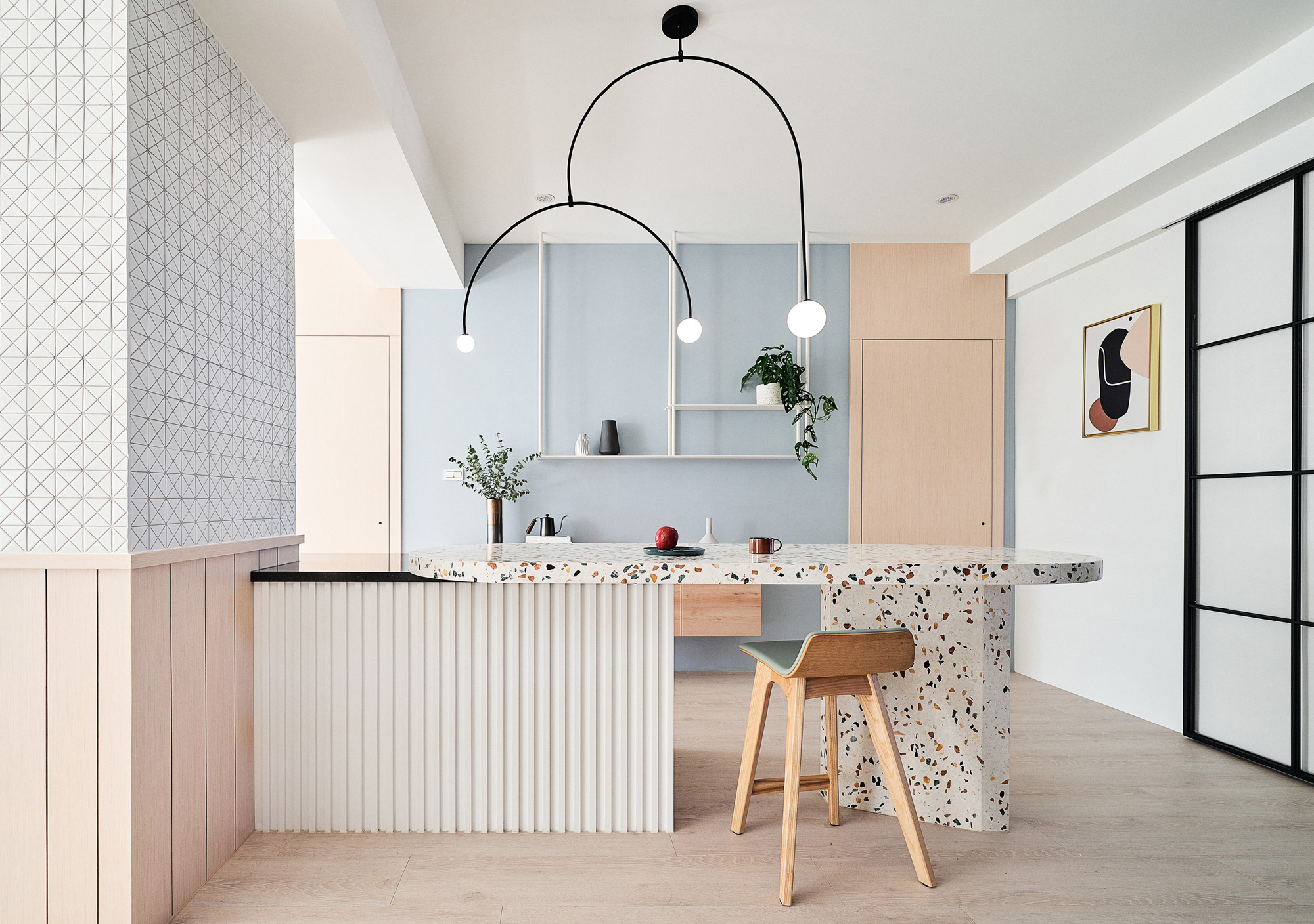Vom Regenbogen inspiriertes Apartment von NestSpace Design