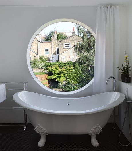 In London hat das Büro Paul Archer Design ein enges Reihenhaus verwandelt.