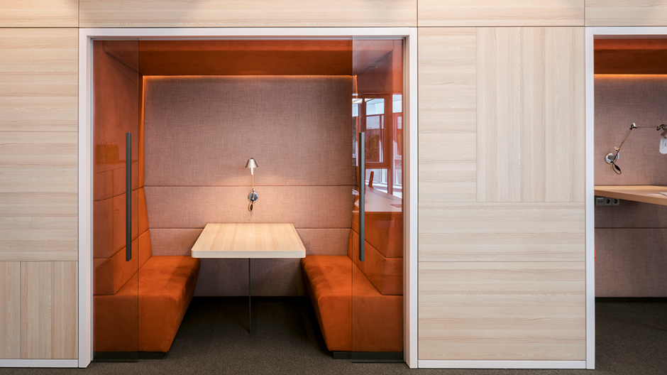 Erst Lager, jetzt transparentes Büro eines Münchner Werkzeugherstellers.