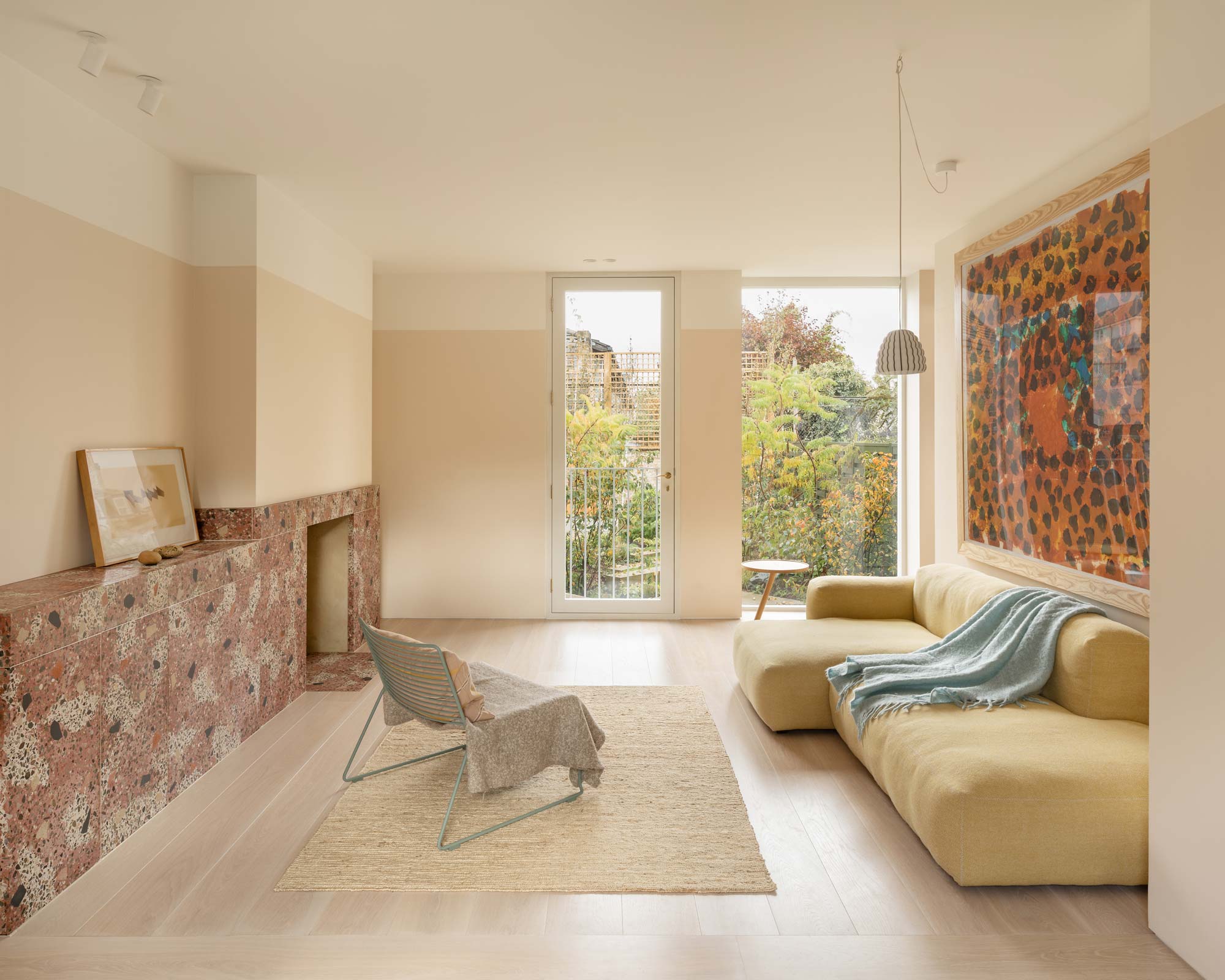 Wohnhaus mit Galerie in London von O’Sullivan Skoufoglou Architects