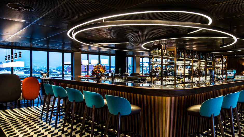 Im Zürcher George Bar & Grill dürfen sich Gäste wie Zuhause fühlen: Bar-Restaurant-Kombination im Penthouse-Stil.