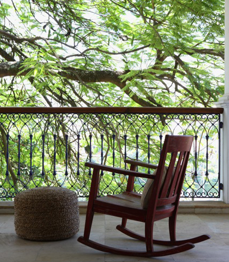 Fußball schauen in einer lässig eingerichteten Kolonialvilla in Rio.